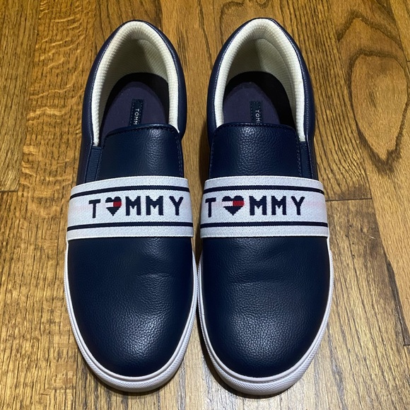 Tommy Hilfiger Lourena Slip On Sneakers - Picture 2 of 8